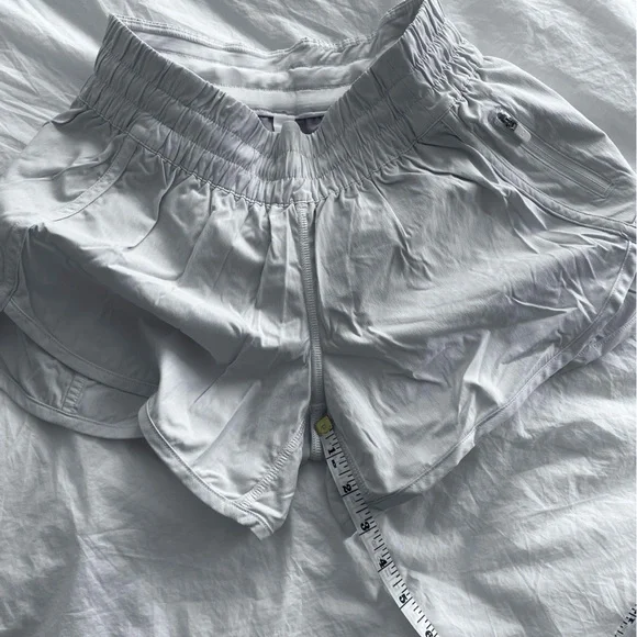 Lululemon Hotty Hot Shorts [Size: 6] - Picture 6 of 7